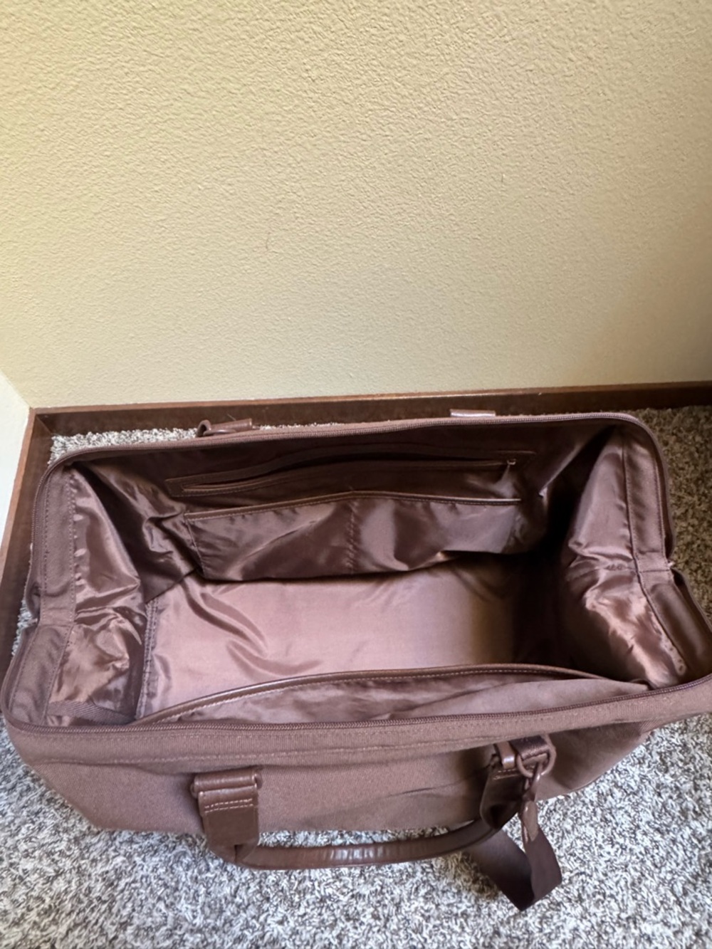 BEIS Weekender Bag - Picture 7 of 14